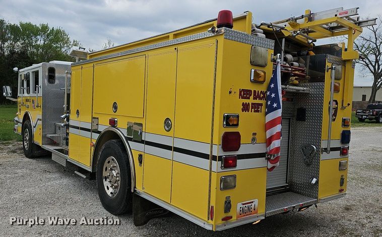 image for item MB9991 1999 Pierce Tilt Cab  pumper fire truck