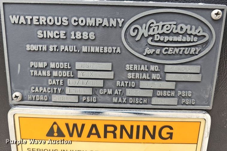 image for item MB9991 1999 Pierce Tilt Cab  pumper fire truck