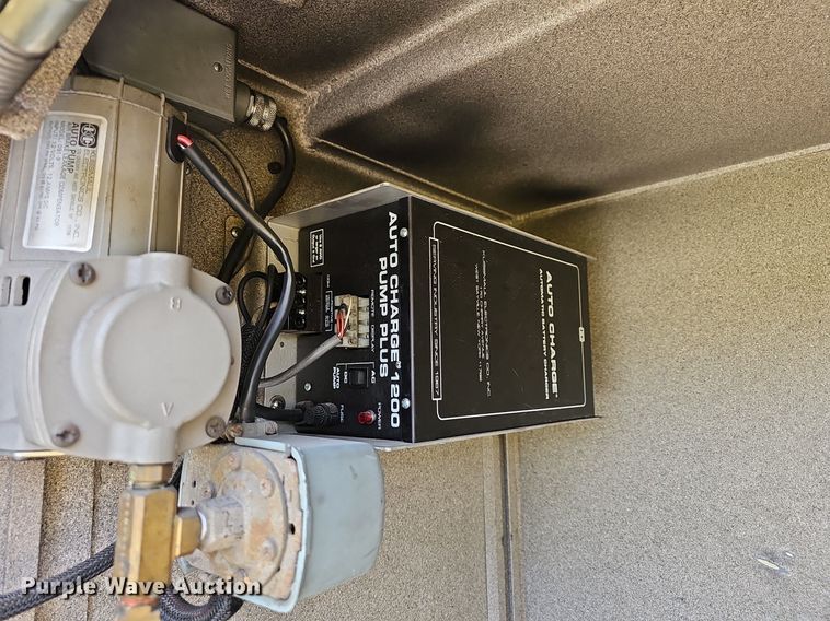 image for item MB9991 1999 Pierce Tilt Cab  pumper fire truck