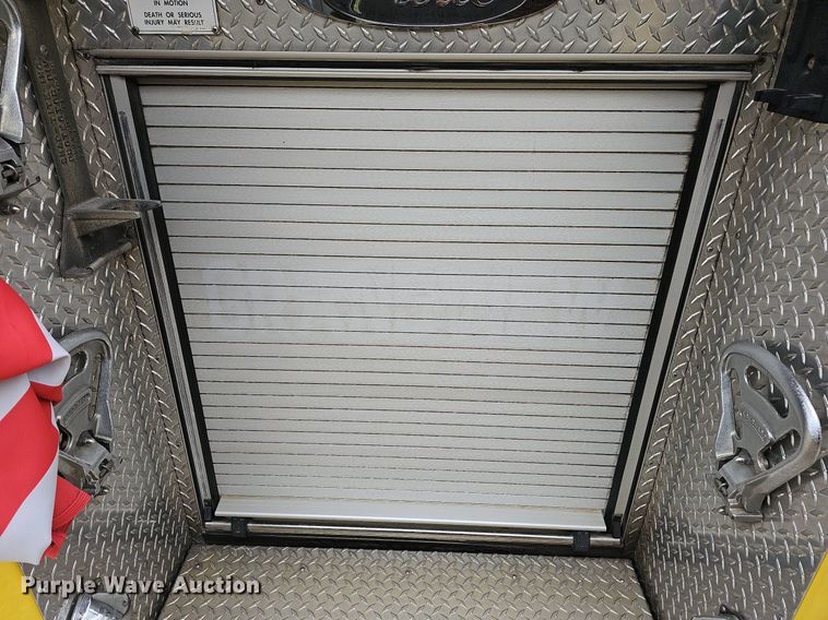 image for item MB9991 1999 Pierce Tilt Cab  pumper fire truck