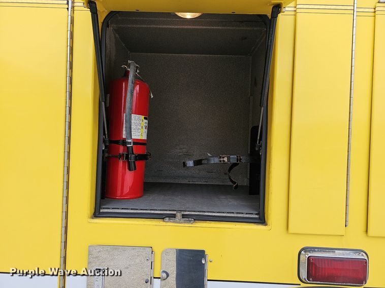 image for item MB9991 1999 Pierce Tilt Cab  pumper fire truck