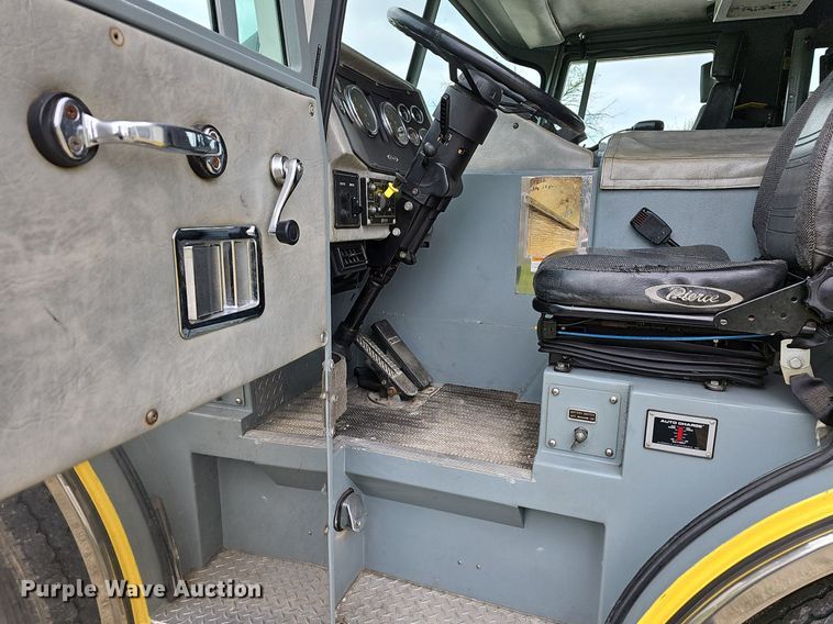 image for item MB9991 1999 Pierce Tilt Cab  pumper fire truck