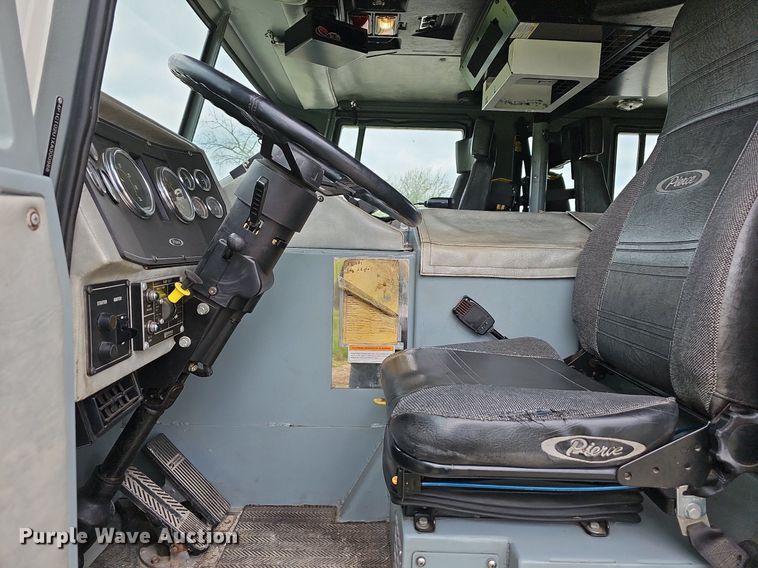 image for item MB9991 1999 Pierce Tilt Cab  pumper fire truck