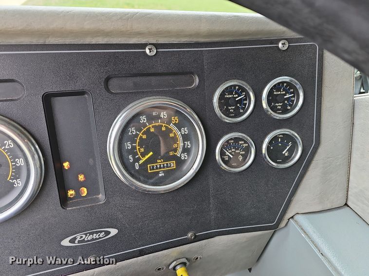 image for item MB9991 1999 Pierce Tilt Cab  pumper fire truck