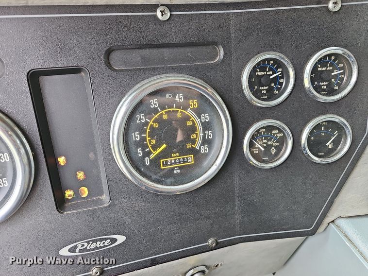 image for item MB9991 1999 Pierce Tilt Cab  pumper fire truck