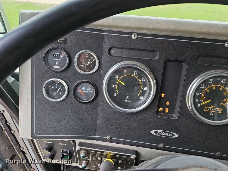 image for item MB9991 1999 Pierce Tilt Cab  pumper fire truck