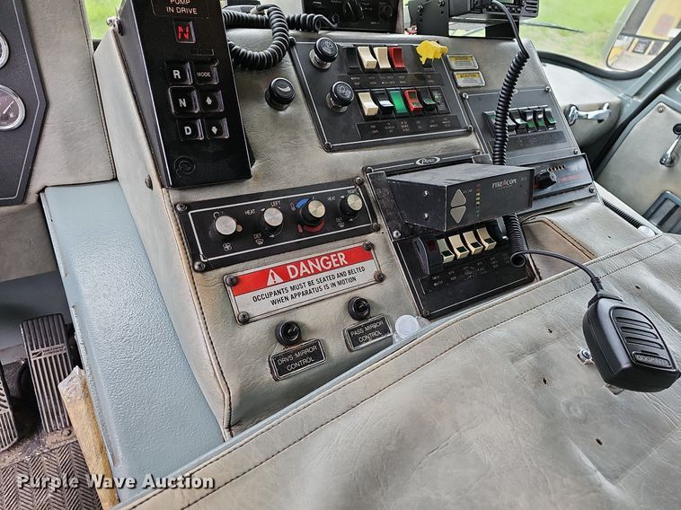 image for item MB9991 1999 Pierce Tilt Cab  pumper fire truck