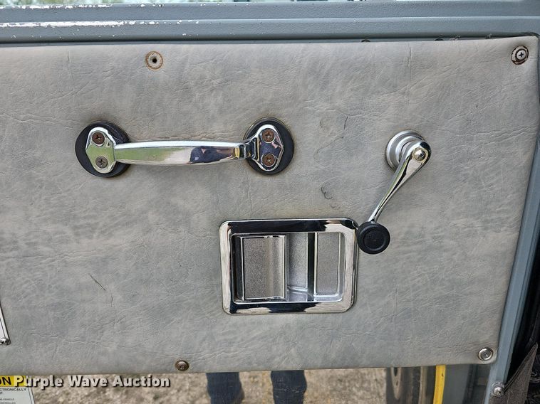 image for item MB9991 1999 Pierce Tilt Cab  pumper fire truck