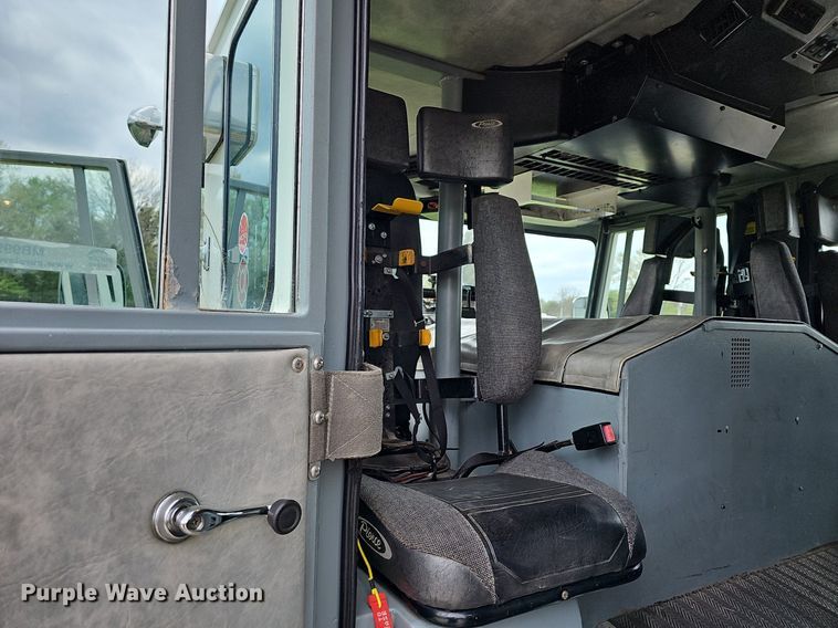 image for item MB9991 1999 Pierce Tilt Cab  pumper fire truck