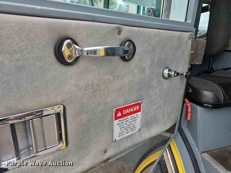 image for item MB9991 1999 Pierce Tilt Cab  pumper fire truck