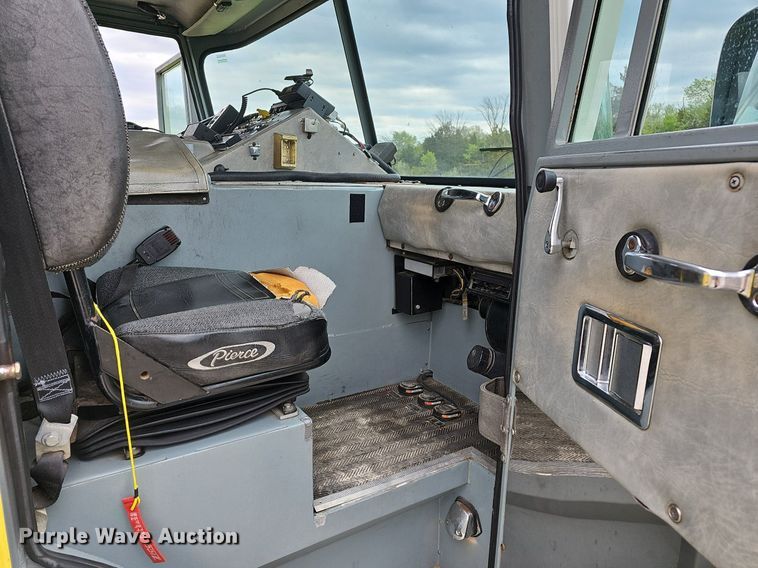 image for item MB9991 1999 Pierce Tilt Cab  pumper fire truck