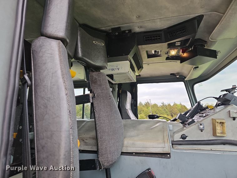 image for item MB9991 1999 Pierce Tilt Cab  pumper fire truck