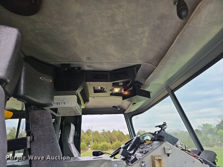 image for item MB9991 1999 Pierce Tilt Cab  pumper fire truck