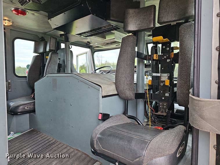 image for item MB9991 1999 Pierce Tilt Cab  pumper fire truck