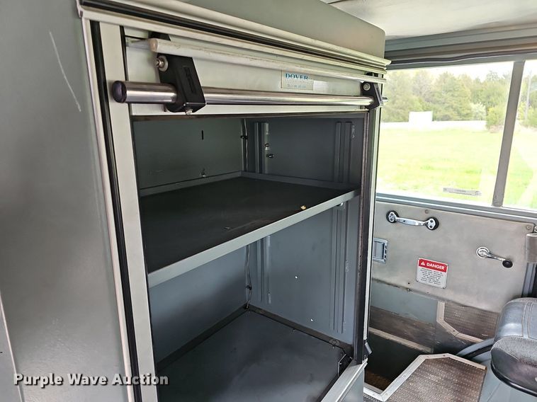 image for item MB9991 1999 Pierce Tilt Cab  pumper fire truck