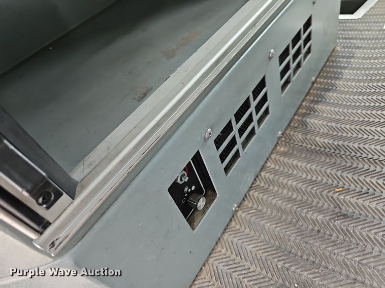 image for item MB9991 1999 Pierce Tilt Cab  pumper fire truck