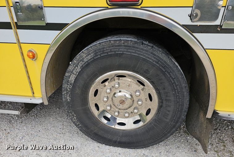 image for item MB9991 1999 Pierce Tilt Cab  pumper fire truck