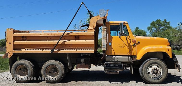 image for item MC9023 2002 International 2554  dump truck
