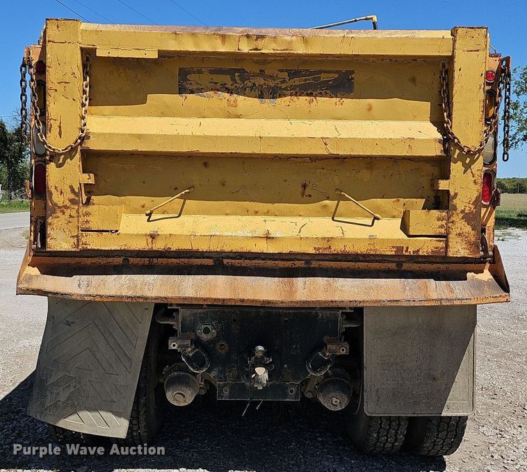image for item MC9023 2002 International 2554  dump truck