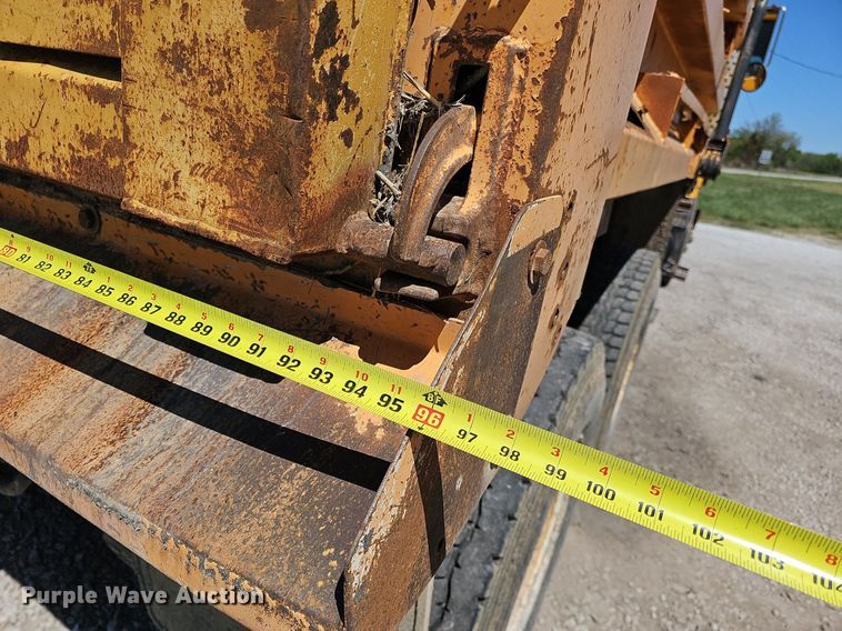 image for item MC9023 2002 International 2554  dump truck