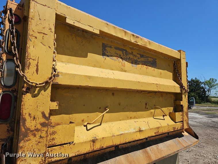 image for item MC9023 2002 International 2554  dump truck