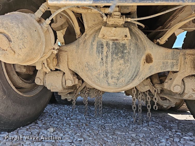 image for item MC9023 2002 International 2554  dump truck