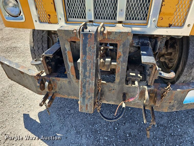 image for item MC9023 2002 International 2554  dump truck