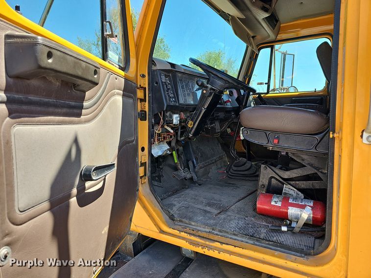 image for item MC9023 2002 International 2554  dump truck