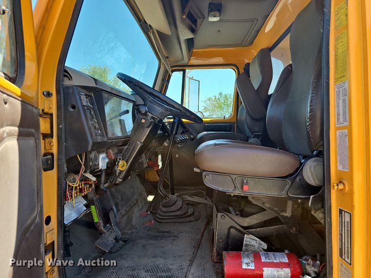 image for item MC9023 2002 International 2554  dump truck