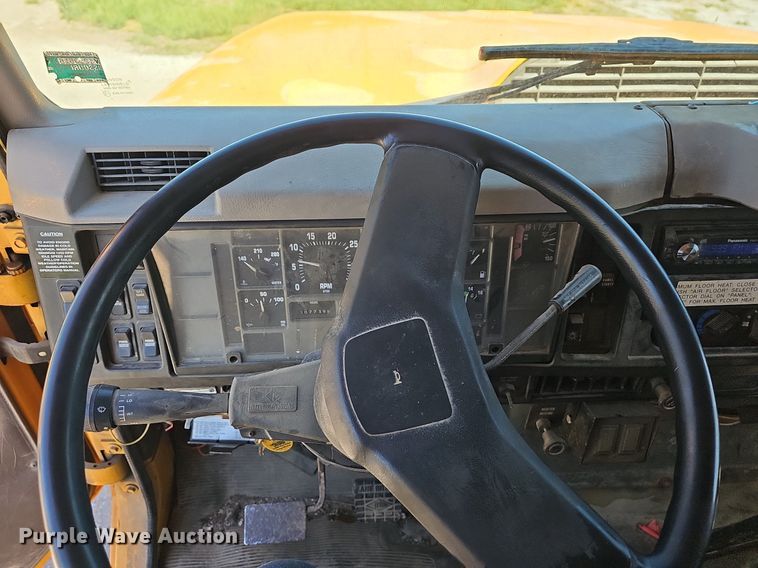 image for item MC9023 2002 International 2554  dump truck