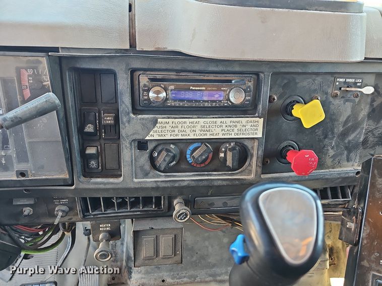 image for item MC9023 2002 International 2554  dump truck