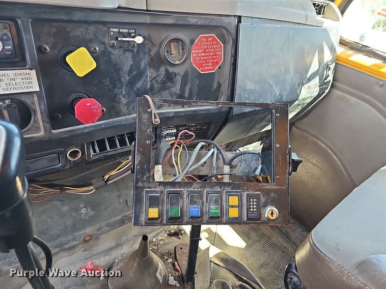 image for item MC9023 2002 International 2554  dump truck