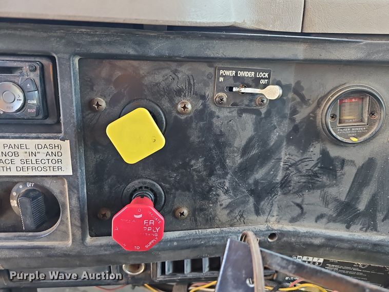 image for item MC9023 2002 International 2554  dump truck