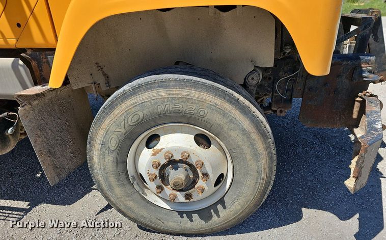 image for item MC9023 2002 International 2554  dump truck