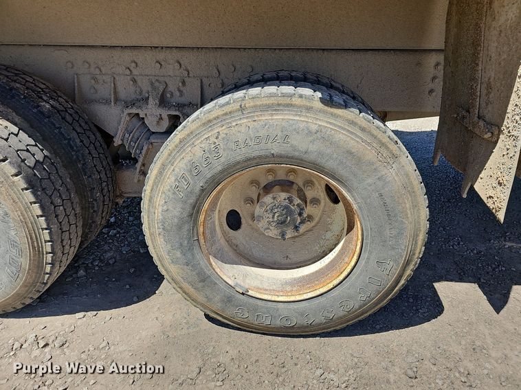 image for item MC9023 2002 International 2554  dump truck