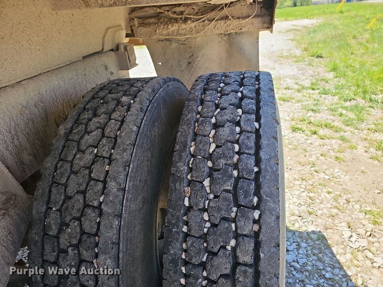 image for item MC9023 2002 International 2554  dump truck