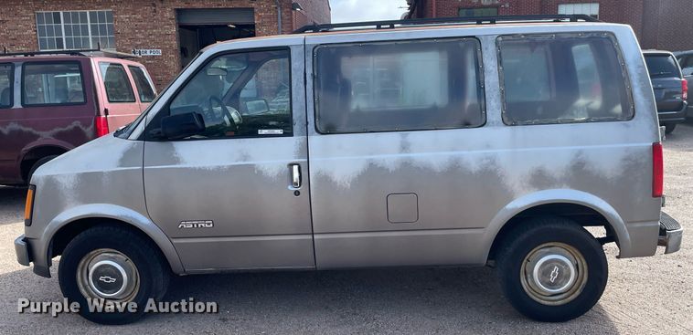 image for item ME9882 1991 Chevrolet Astro  van