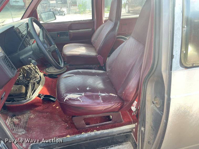 image for item ME9882 1991 Chevrolet Astro  van