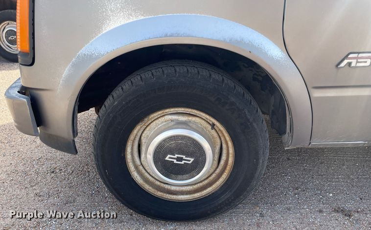 image for item ME9882 1991 Chevrolet Astro  van