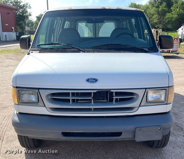 image for item ME9883 1997 Ford Club Wagon  van