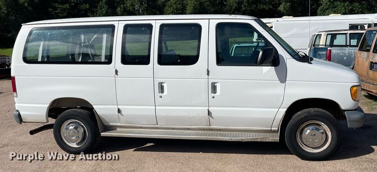 image for item ME9883 1997 Ford Club Wagon  van