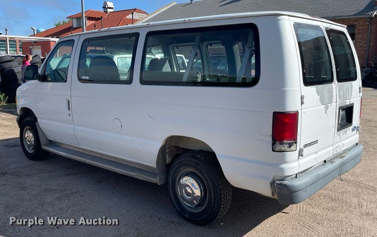 image for item ME9883 1997 Ford Club Wagon  van