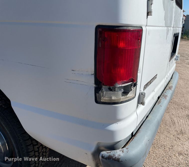 image for item ME9883 1997 Ford Club Wagon  van