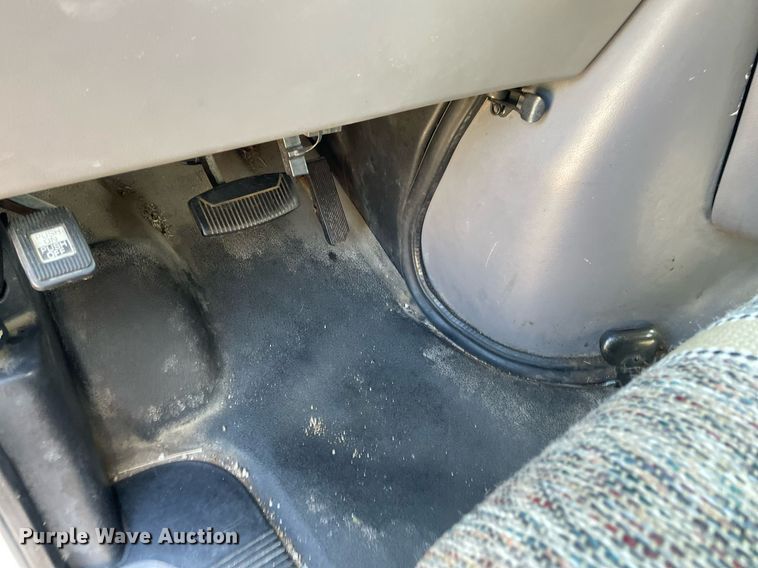 image for item ME9883 1997 Ford Club Wagon  van