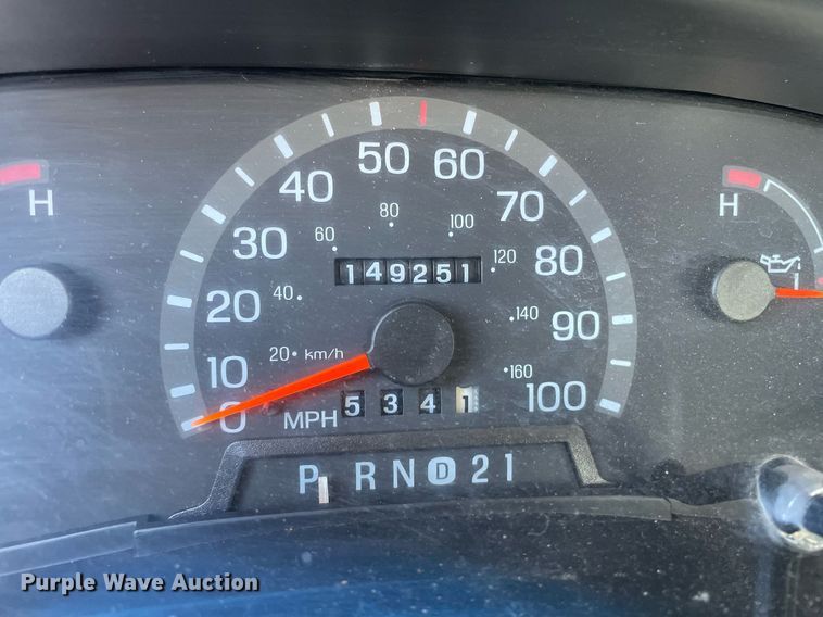 image for item ME9883 1997 Ford Club Wagon  van