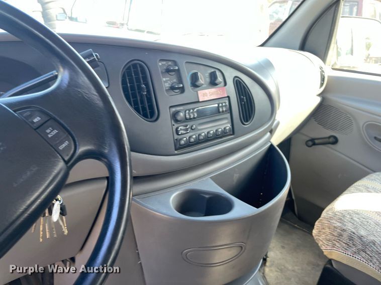 image for item ME9883 1997 Ford Club Wagon  van