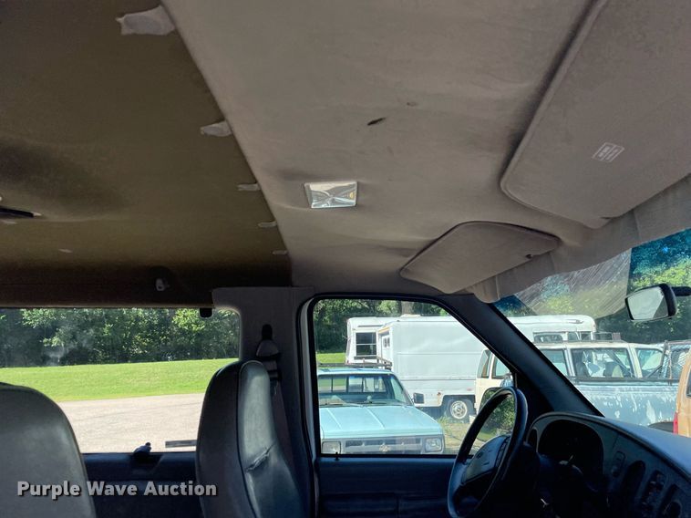 image for item ME9883 1997 Ford Club Wagon  van