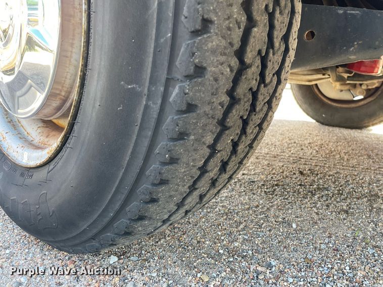 image for item ME9883 1997 Ford Club Wagon  van