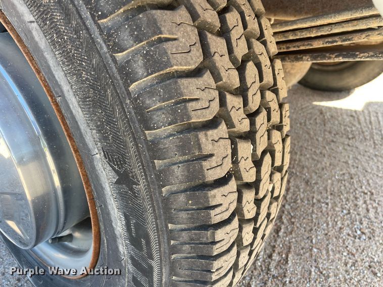 image for item ME9883 1997 Ford Club Wagon  van