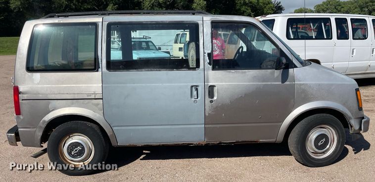 image for item ME9884 1991 Chevrolet Astro  van